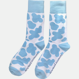 Charming blue cow print socks inspired by the countryside, perfect for elevating your country-inspired outfits! Designed for comfort and style, these cozy socks are ideal for walks in the countryside or relaxing at home. Step out in fashion and embrace the farm-inspired trend—add these must-have socks to your wardrobe today!